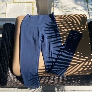 Lululemon size 0 navy leggings. Great condition.